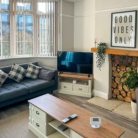بيت للعطل Charlton House By Stae-homes *